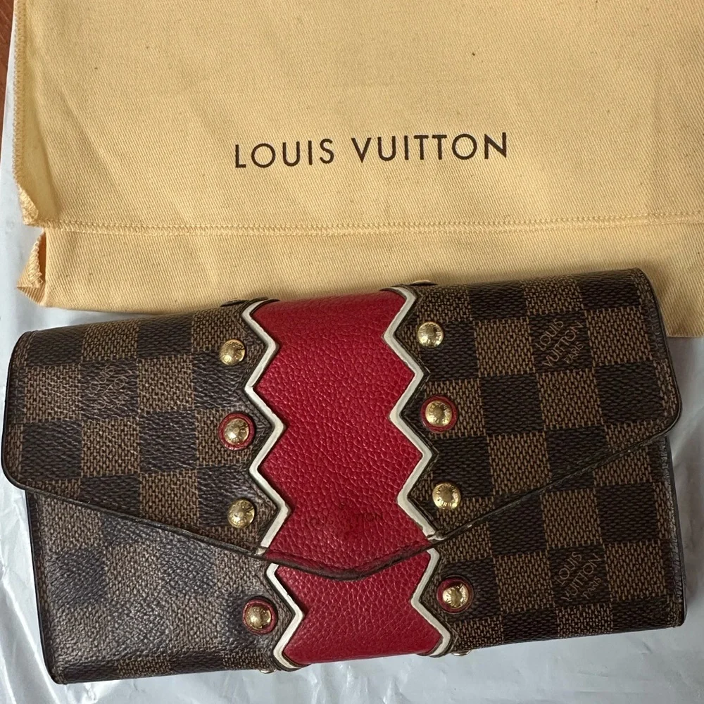 💎 RARE Collectible Louis Vuitton Damier Ebene Karakoram Sarah Red Zigzag Studs